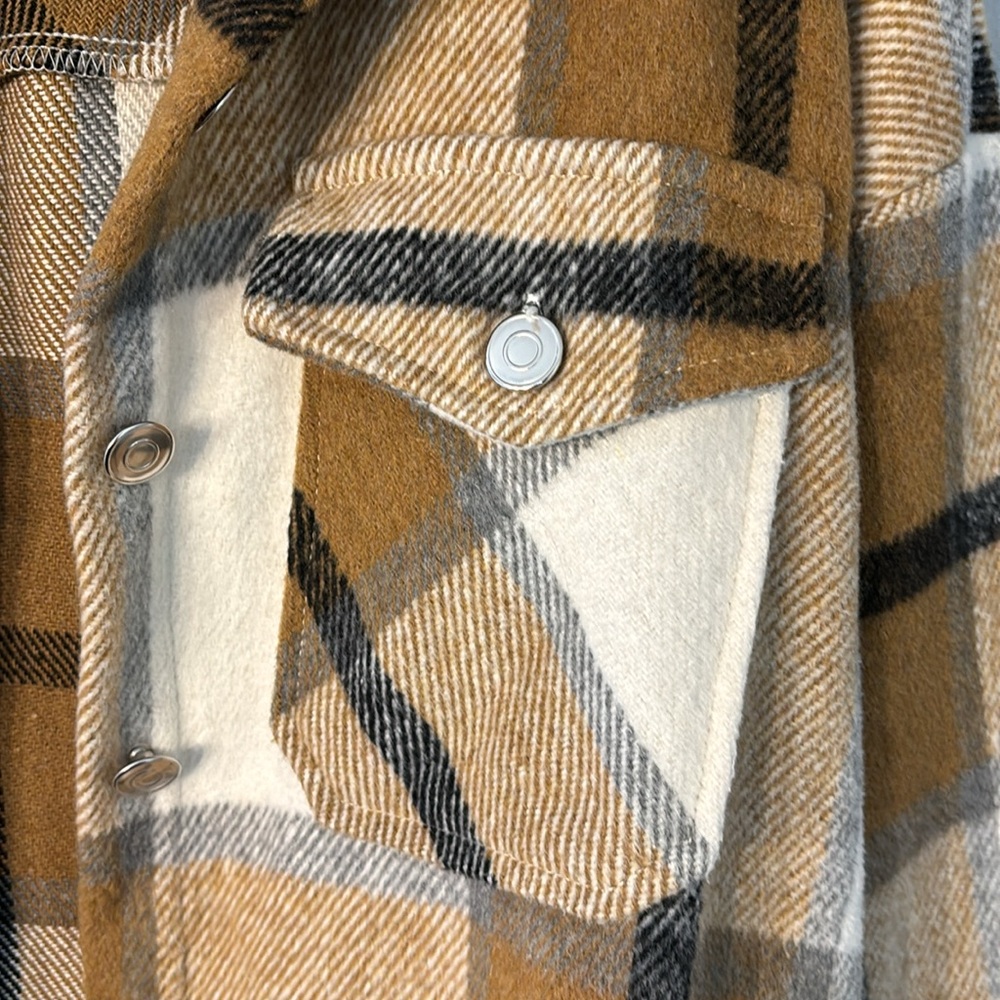 Plus Shacket - Picture 3 of 5